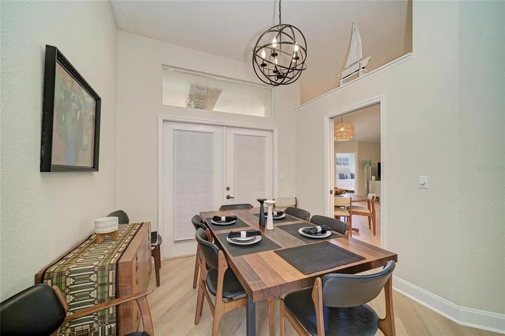 Photo of 6604 STONE RIVER ROAD