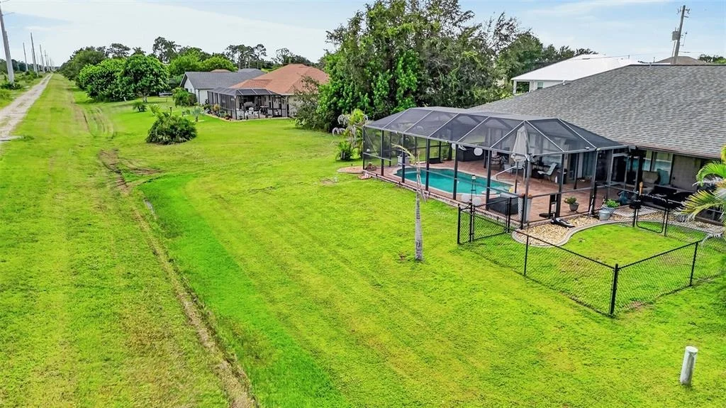 Photo of 25454 PALISADE ROAD