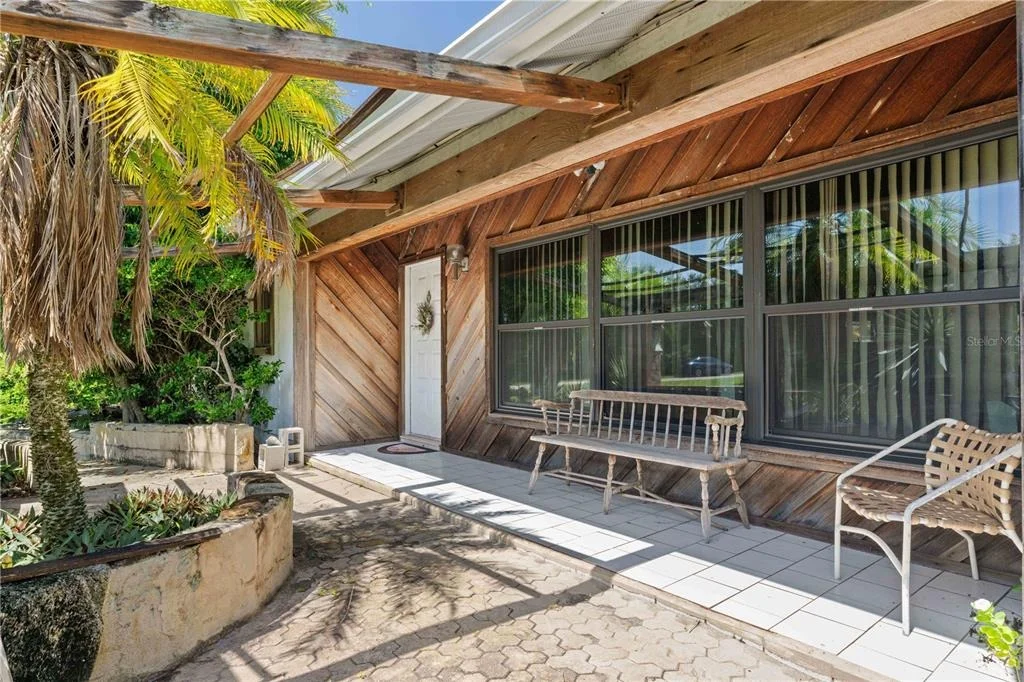 Photo of 2065 DUNCAN ROAD