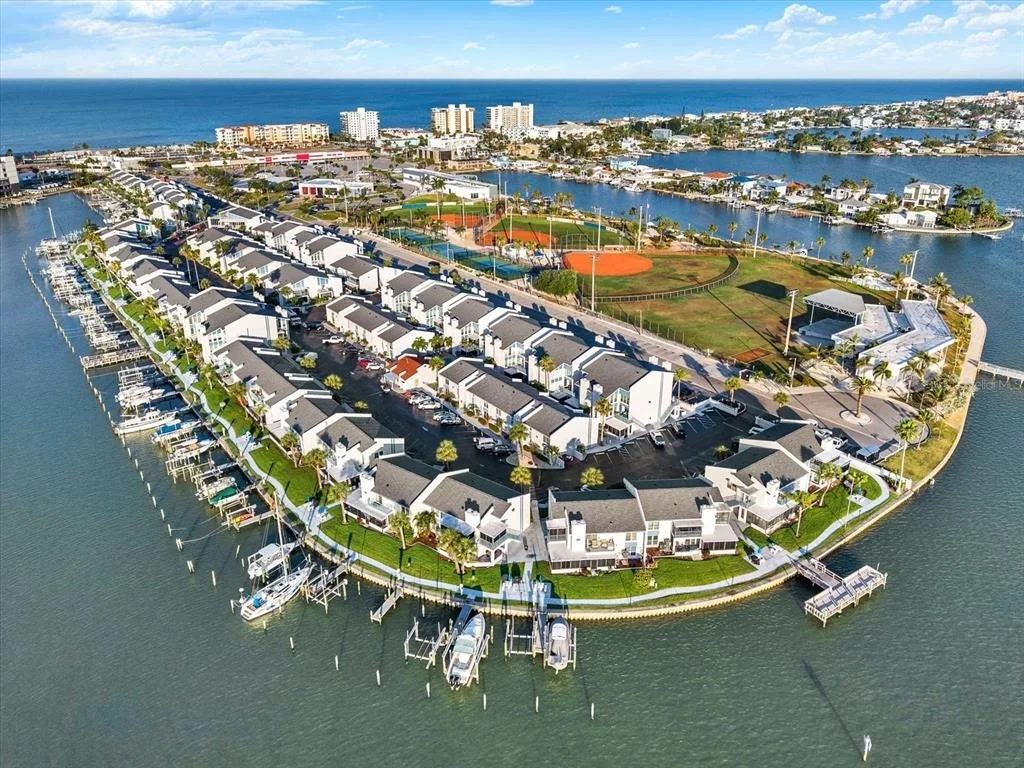 Photo of Unit E at 169 MEDALLION BOULEVARD