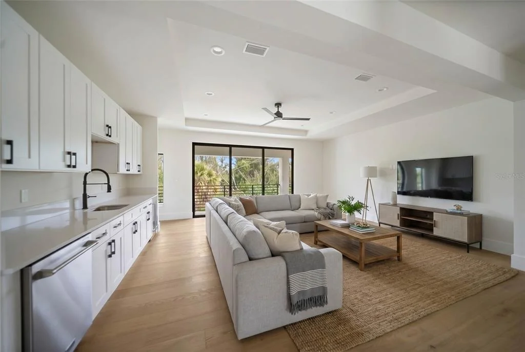 Photo of 626 BUTTONWOOD DRIVE