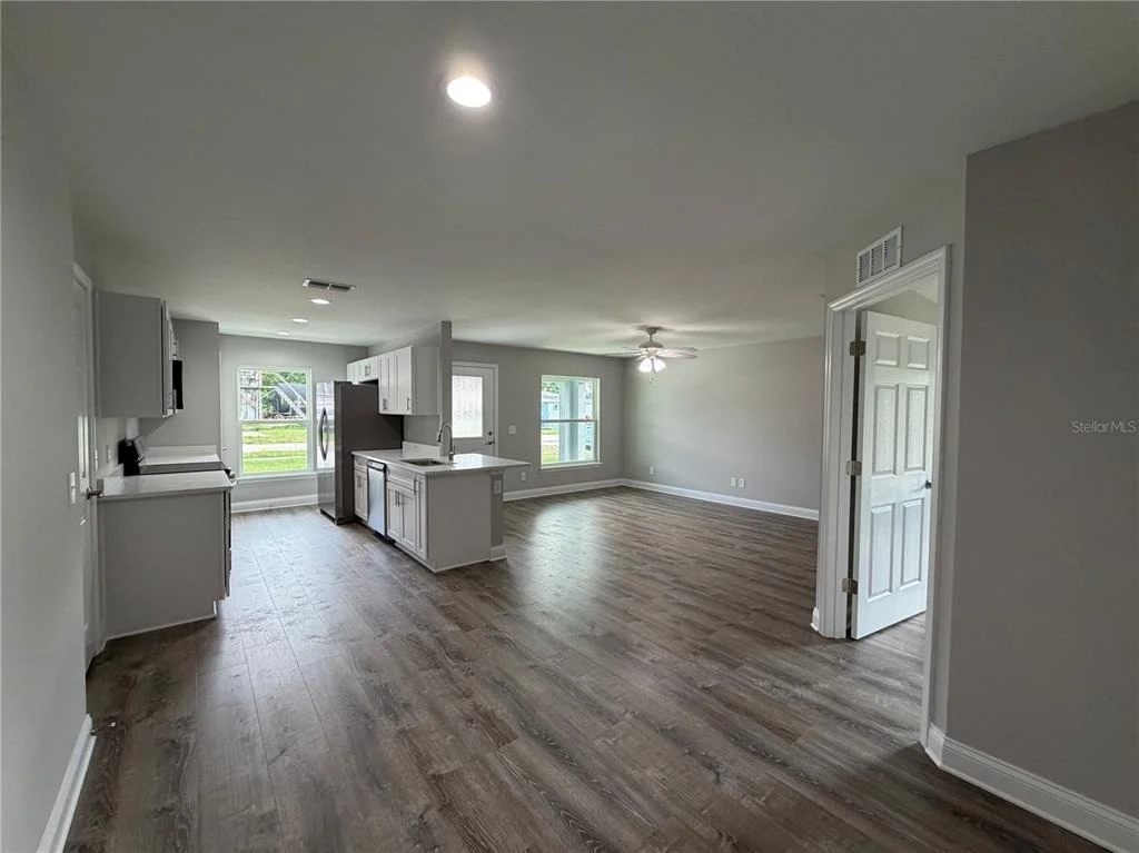 Photo of 745 N 3RD ST
