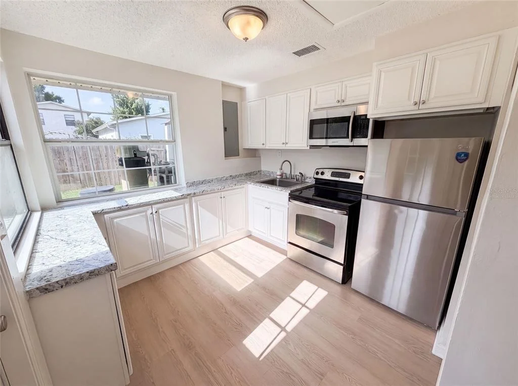 Photo of 3665 MIAMI AVENUE