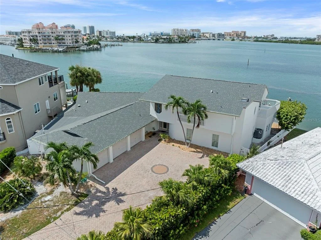 Photo of 290 BAYSIDE DRIVE