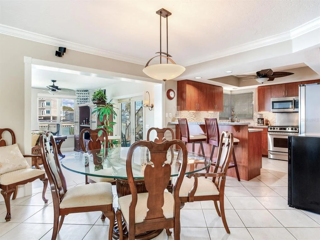 Photo of Unit B at 210 DOLPHIN POINT
