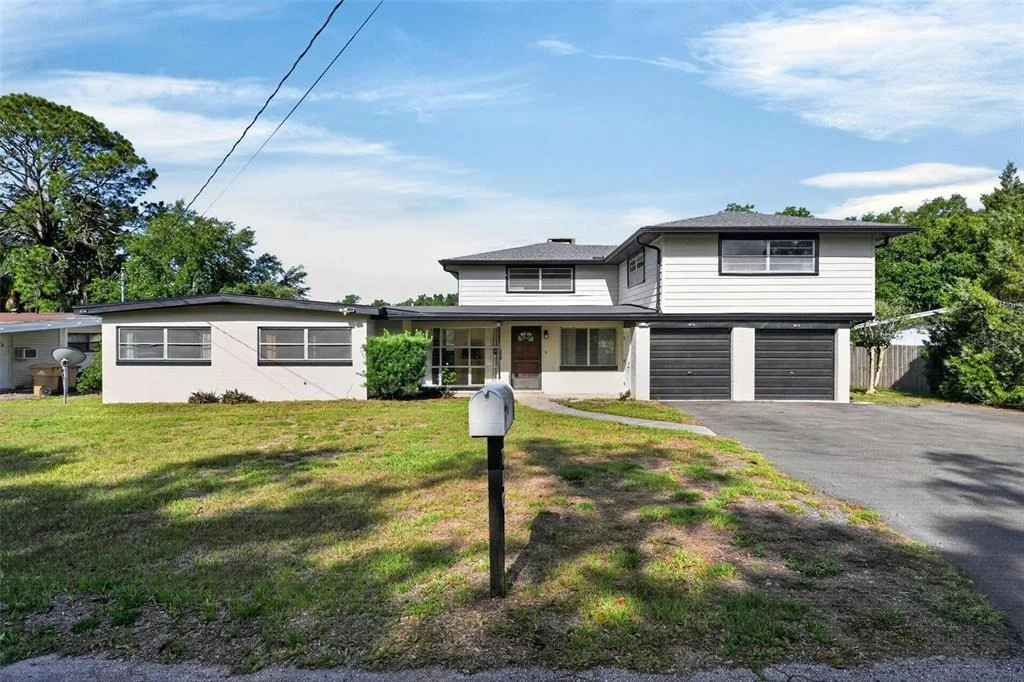 Photo of 710 TWIN OAKS LANE