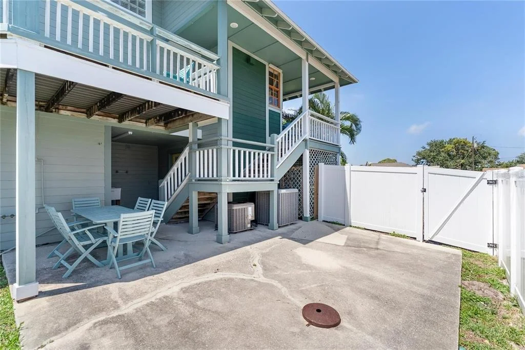 Photo of 861 NECTAR ROAD
