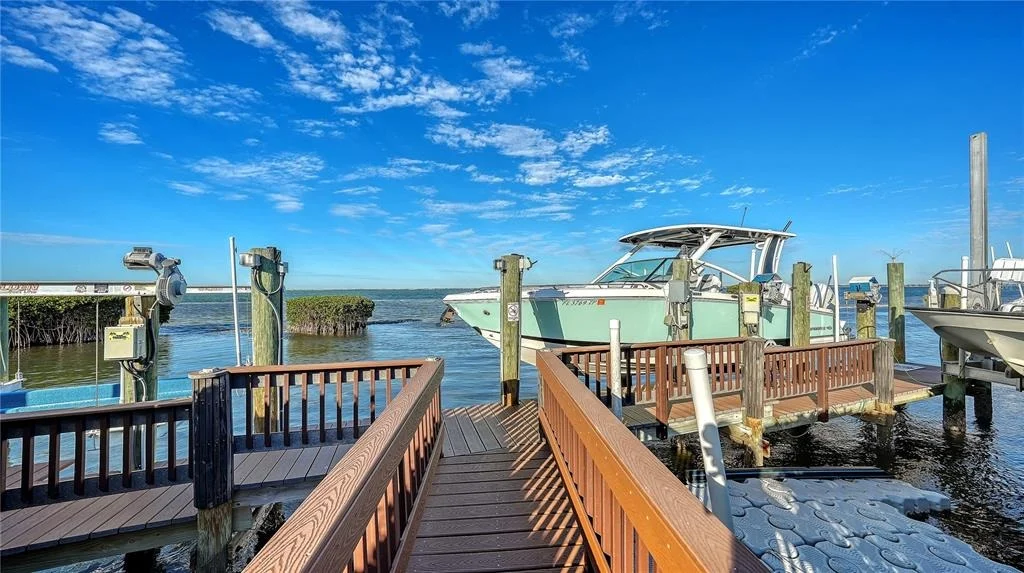 Photo of 3530 MISTLETOE LANE
