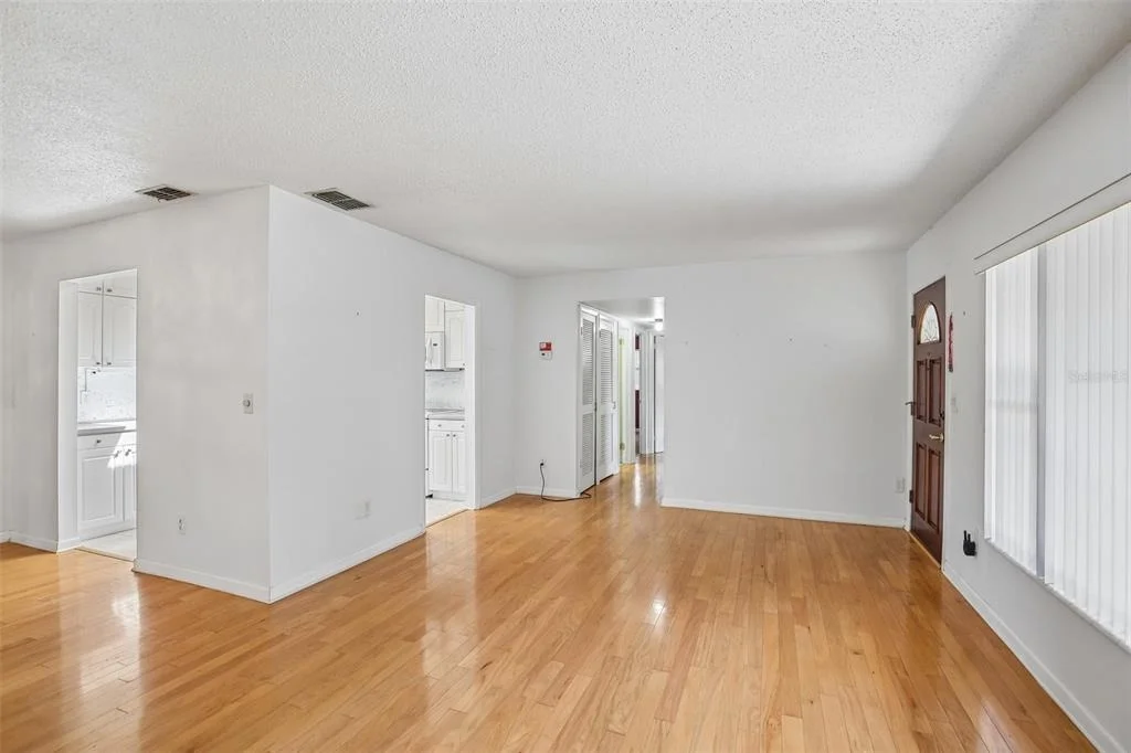 Photo of 512 WHITE OAK AVENUE