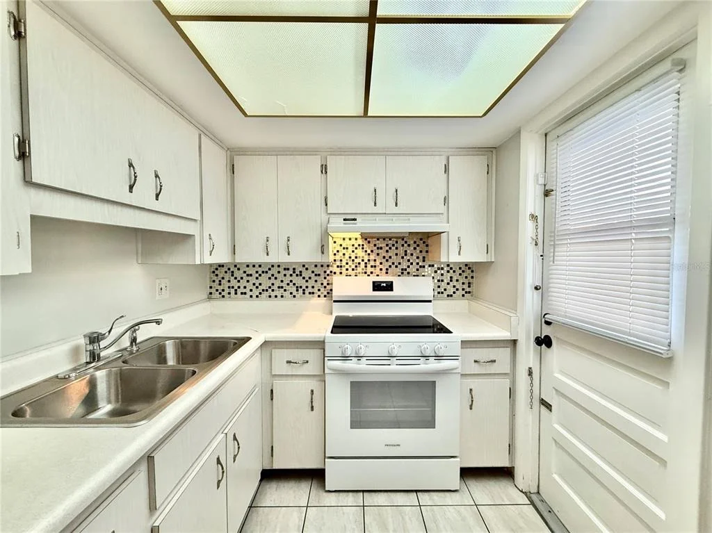Photo of 6105 CORAL WAY