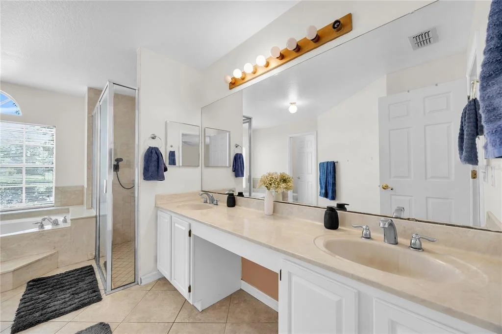 Photo of 170 OAK VIEW CIRCLE