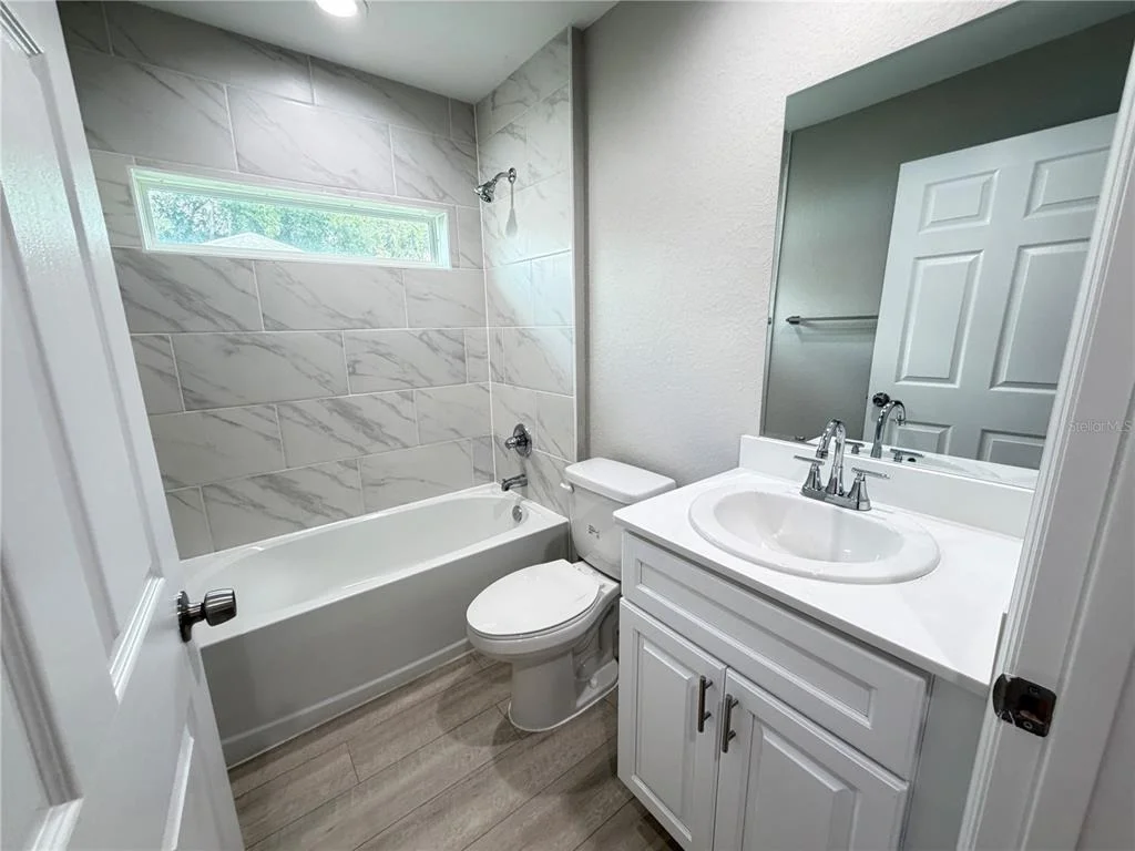 Photo of 214 LOCUST LANE