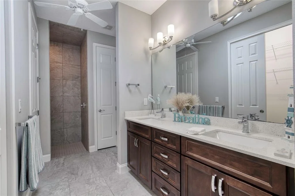 Photo of 56 THORNHILL CHASE CIRCLE