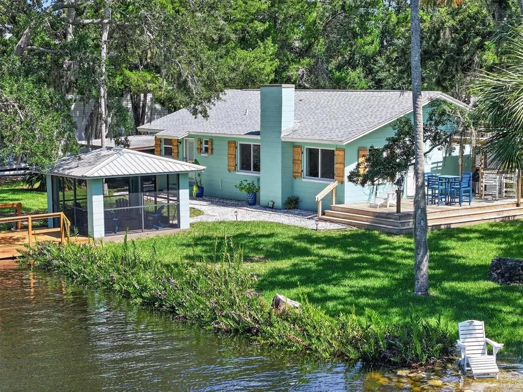 Photo of 6086 ISLAND DRIVE