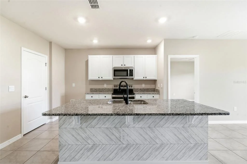 Photo of 895 LAZIO CIRCLE