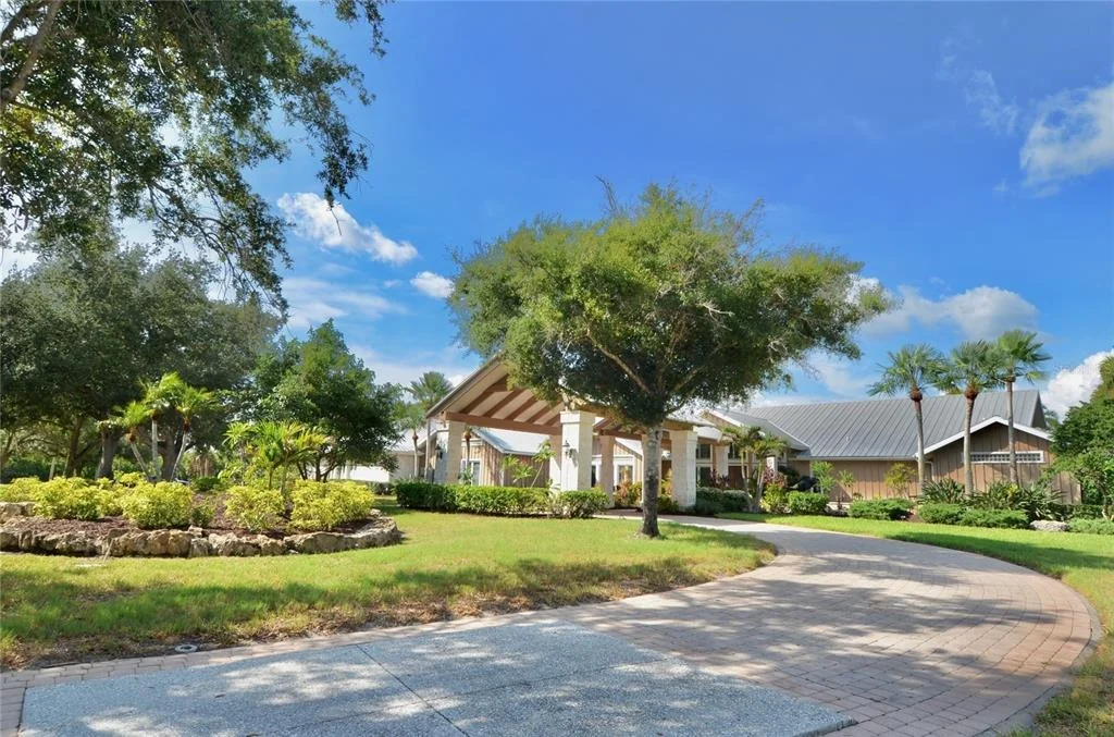 Photo of 630 N RIVER ROAD