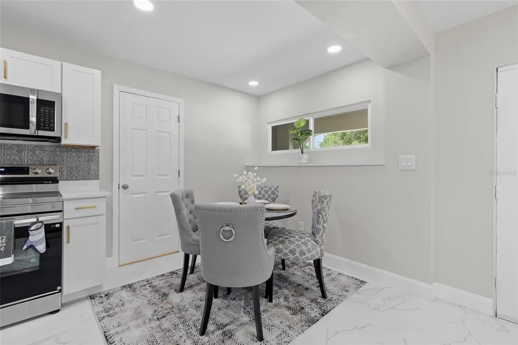 Photo of 1375 LAKE DRIVE