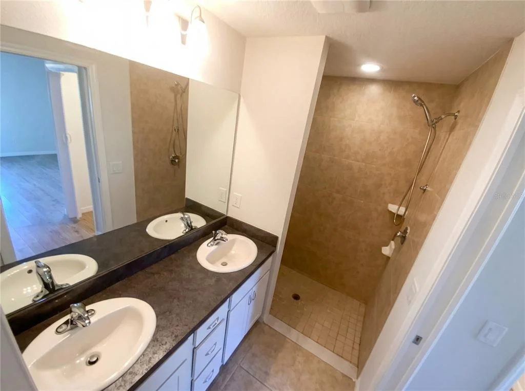 Photo of 11275 LINDEN DRIVE