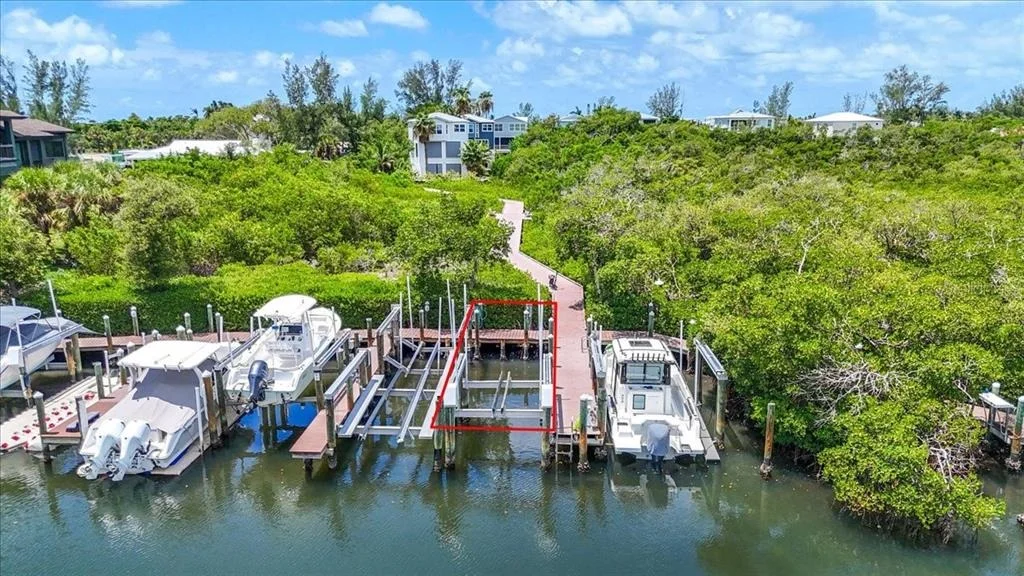 Photo of 6330 LAGUNA DRIVE
