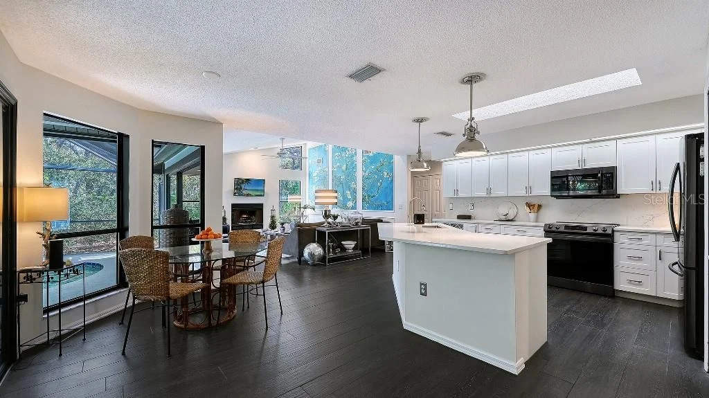 Photo of 721 FORESTVIEW DRIVE