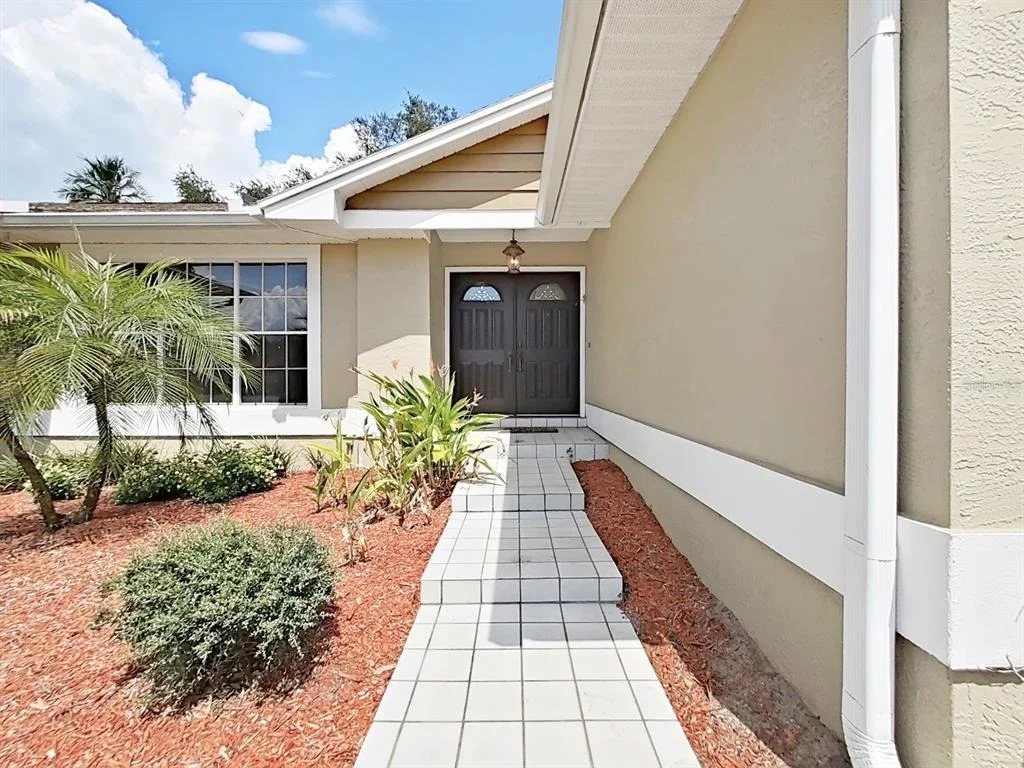 Photo of 611 TOMOKA DRIVE