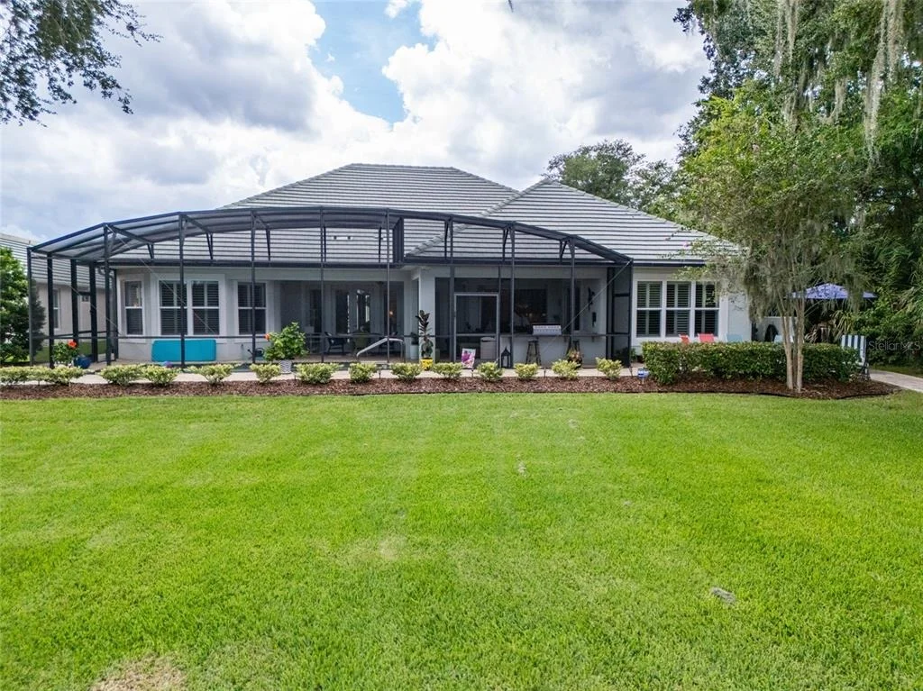 Photo of 14 LONGVIEW WAY N