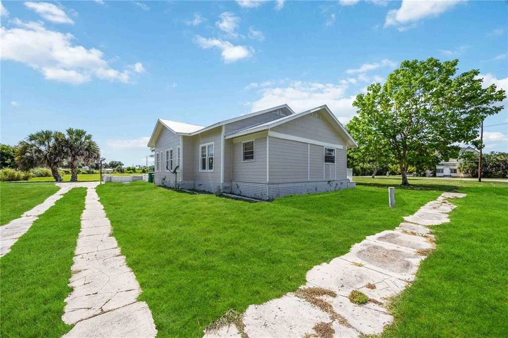 Photo of 815 SOLONA LOOP