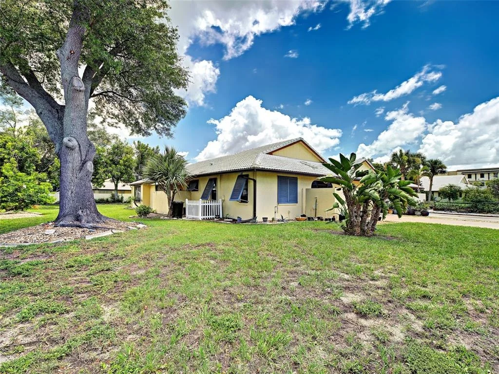 Photo of 20 IDLE SANDS DRIVE