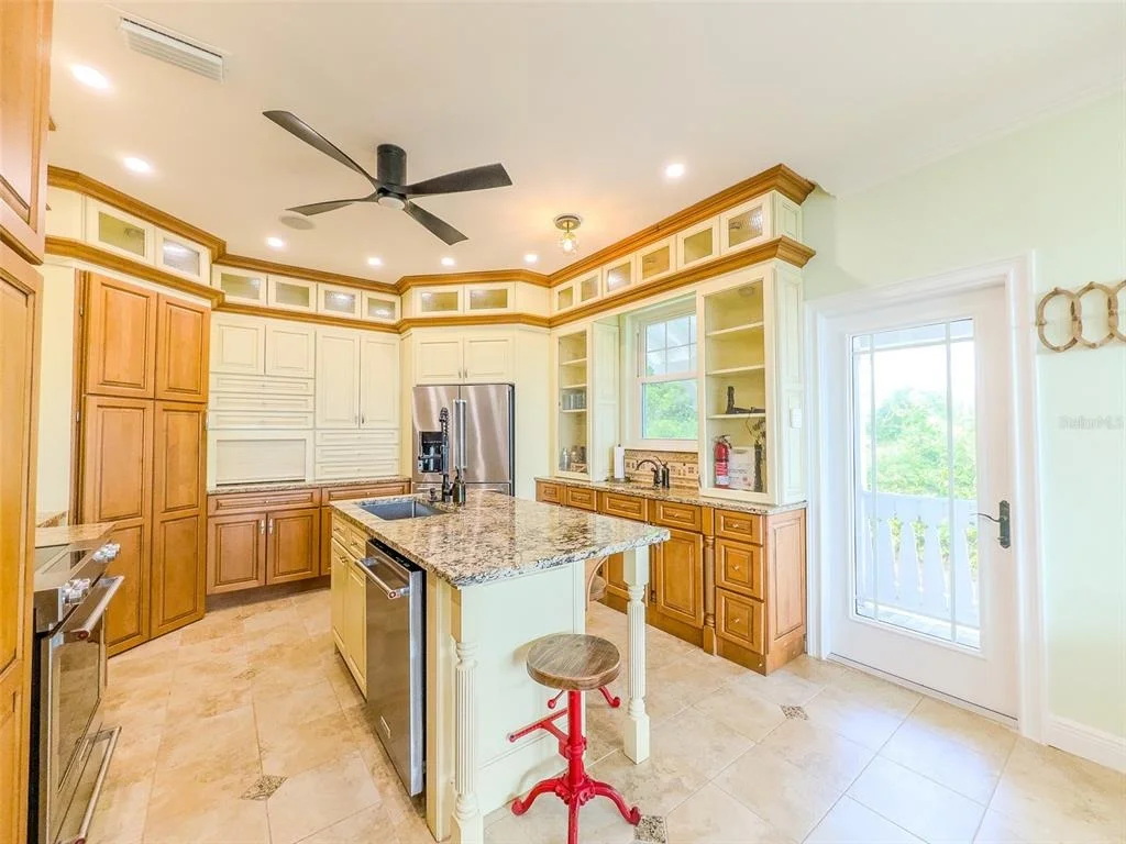 Photo of 4946 HALIFAX DRIVE