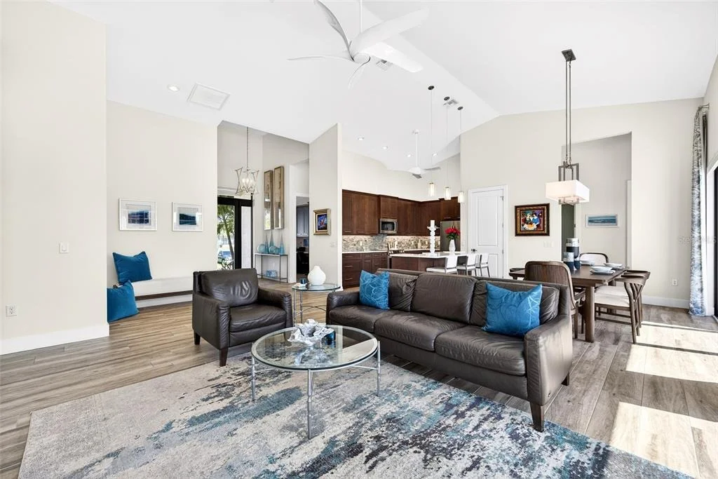 Photo of 125 COLONY POINT DRIVE
