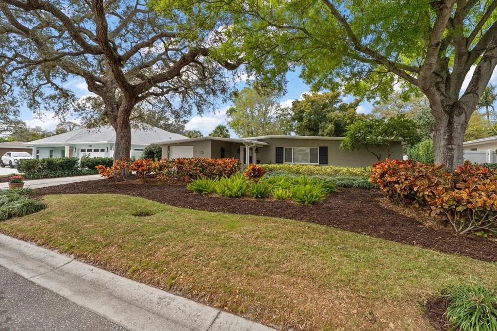 Photo of 1718 MEREDITH LANE
