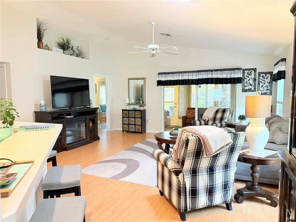 Photo of 265 CENTER OAK CIRCLE