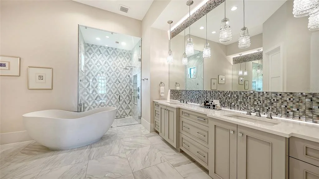 Photo of 8339 LUCERNE LOOP