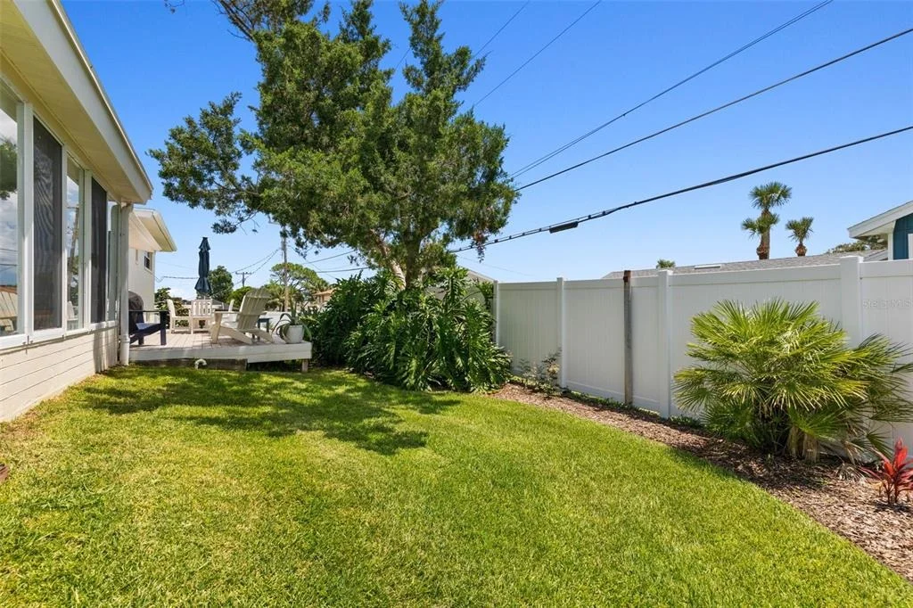 Photo of 76 BANYAN DRIVE