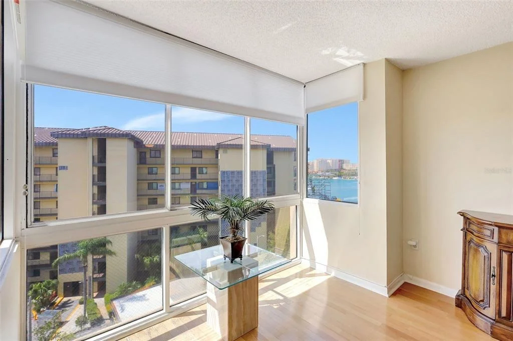 Photo of Unit 708 at 660 ISLAND WAY