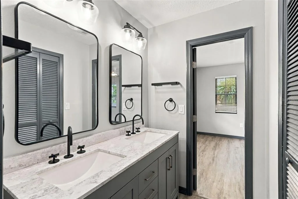 Photo of 3561 CALGARY LANE