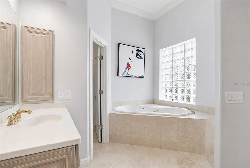 Photo of 402 MACEWEN DRIVE