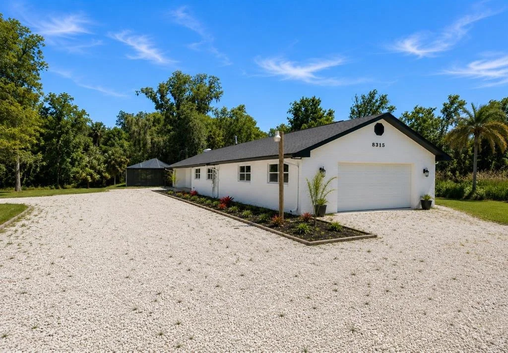 Photo of 8315 REVELS ROAD