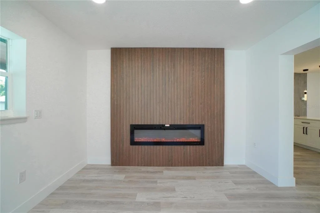 Photo of 1461 ROYAL ROAD