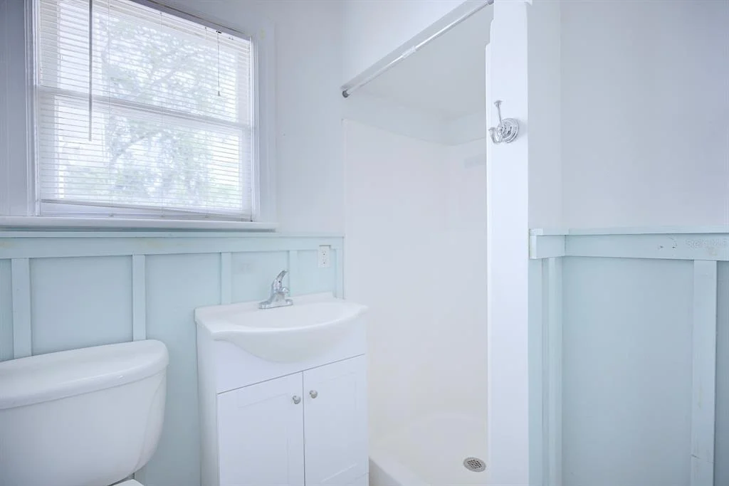 Photo of 121 BATES AVENUE SE