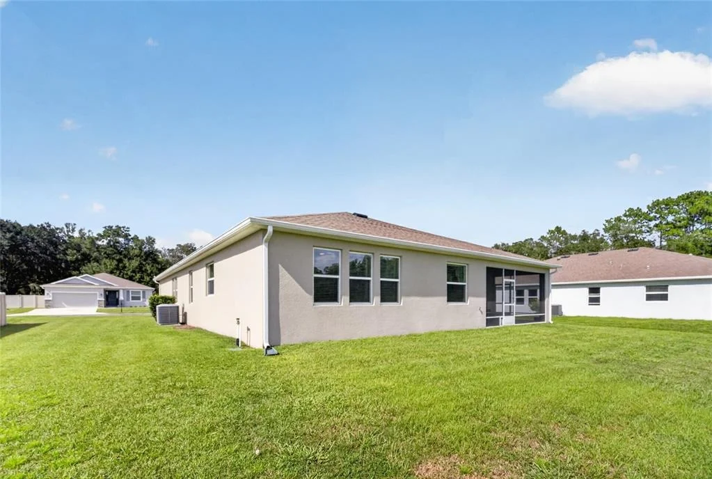 Photo of 5198 NE 19TH PLACE