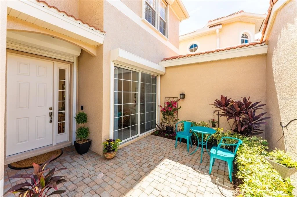 Photo of 3341 SUNSET KEY CIRCLE
