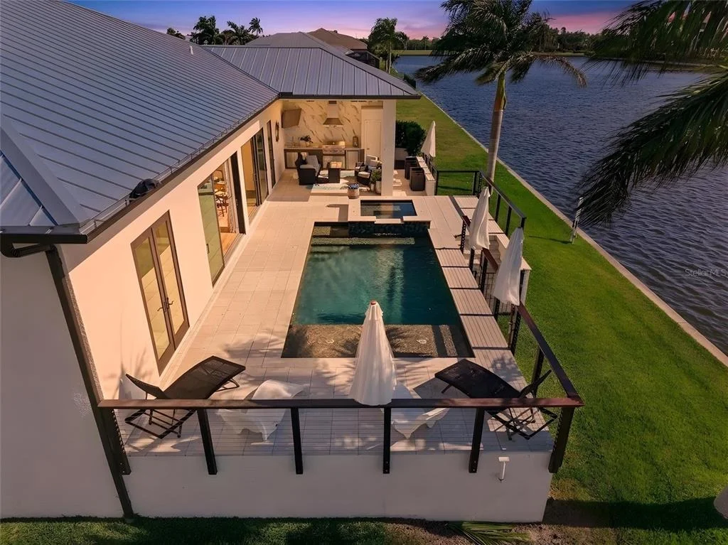 Photo of 125 COLONY POINT DRIVE