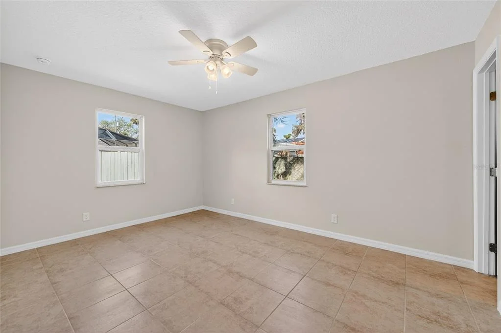 Photo of 365 HAND AVENUE