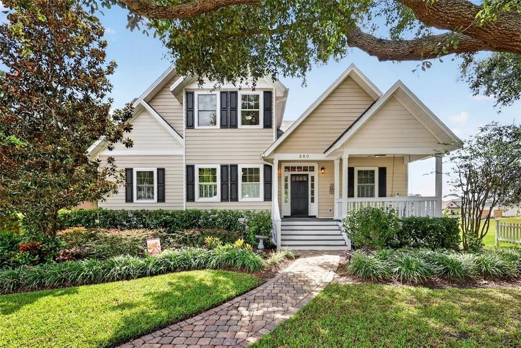 Photo of 580 W 10TH AVENUE