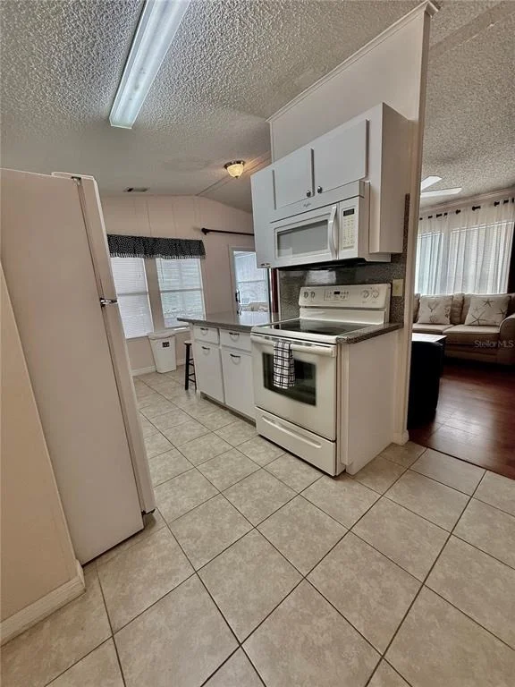 Photo of 615 S GREEN CIRCLE