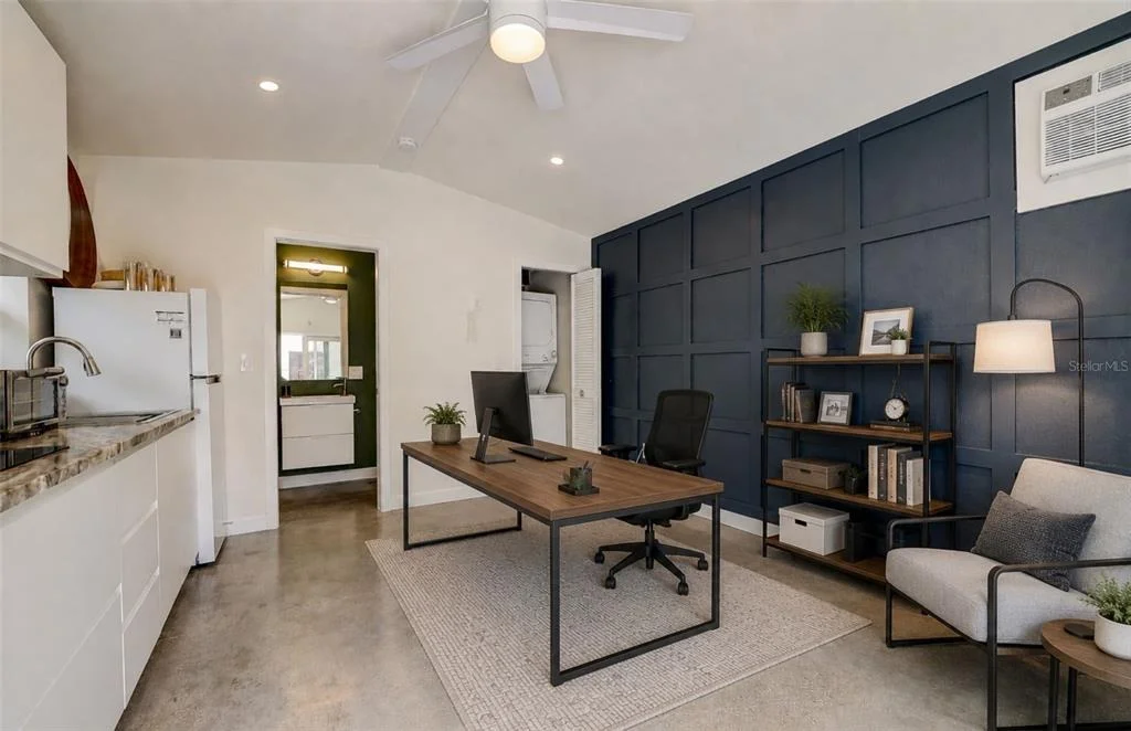 Photo of 2121 PALM TERRACE