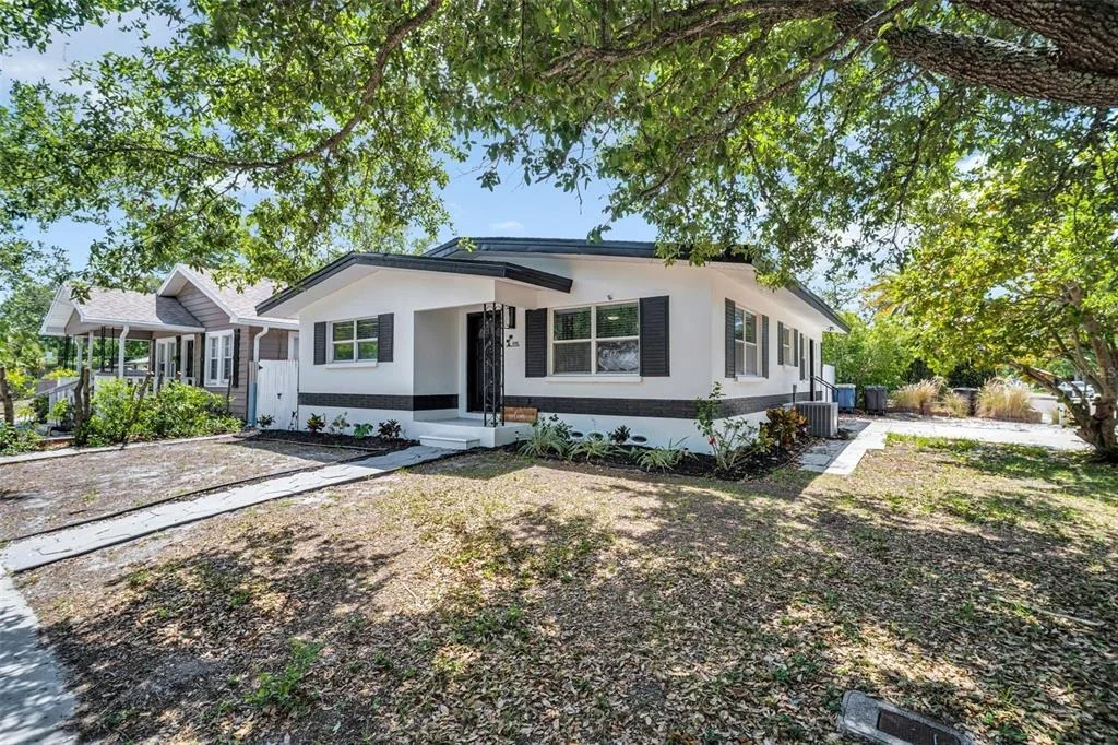 Photo of 1001 JASMINE WAY