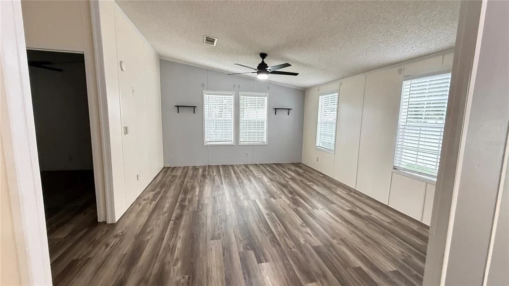 Photo of 10404 BRUSSELS DRIVE