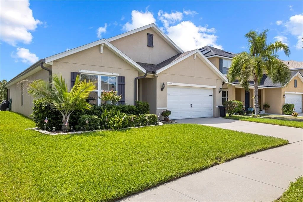 Photo of 10527 PARK MEADOWBROOKE DRIVE